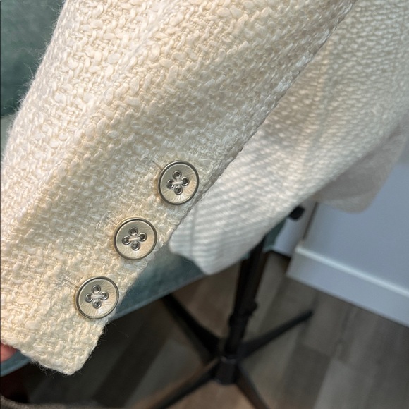 White House Black Market Textured Cream Trench Coat - Picture 4 of 4